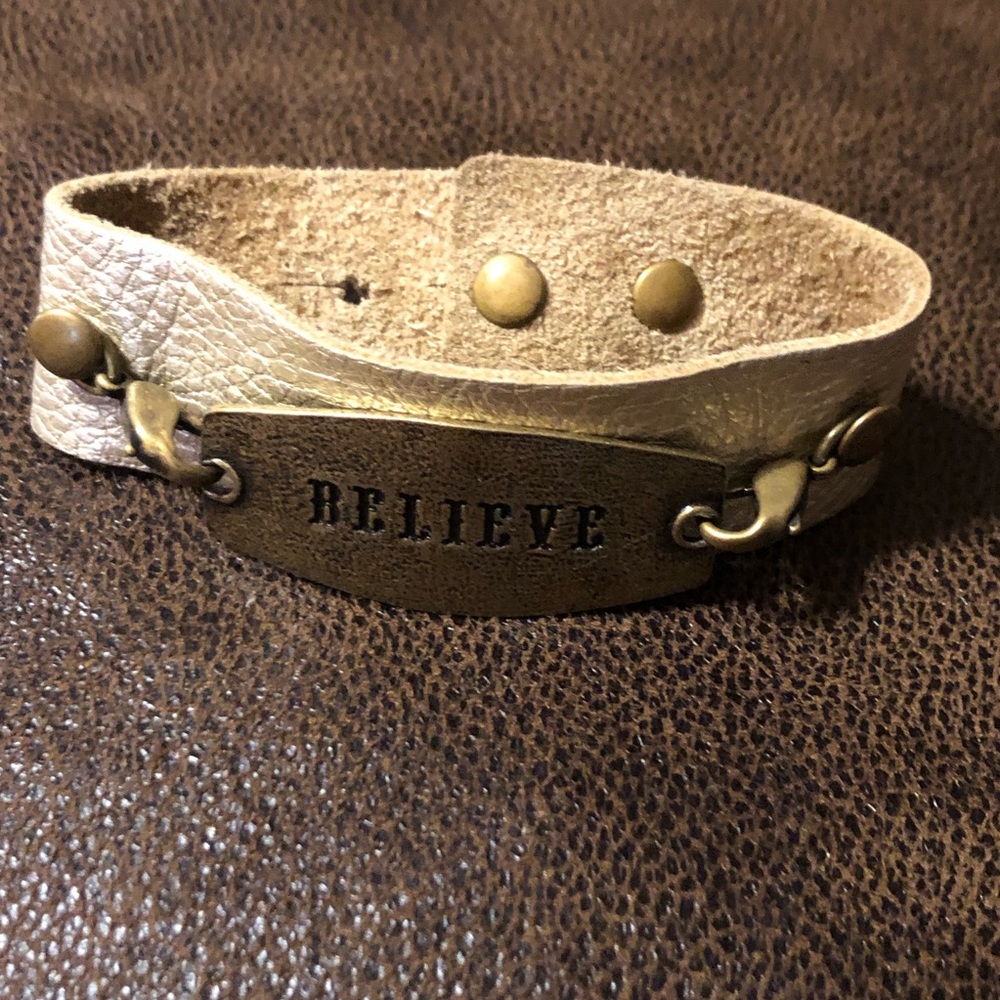 ❤️2/$25❤️ - Picture 6 of 7